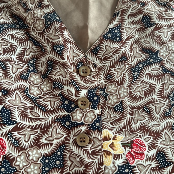 Real clothes Saks Fifth Avenue 100% Silk Printed Floral Vest Womens L Vintage - Picture 4 of 9